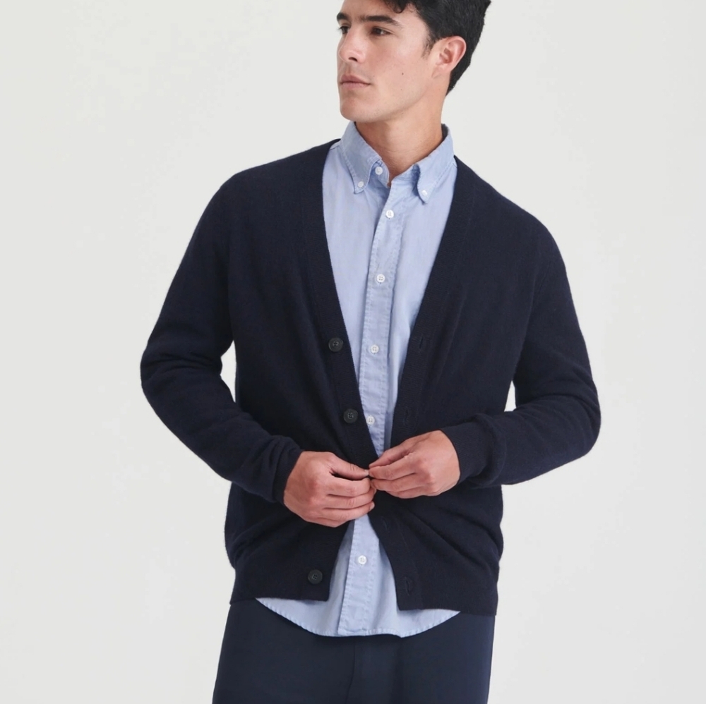 NAADAM Signature Cashmere V-Neck Button-Front‎ Cardigan